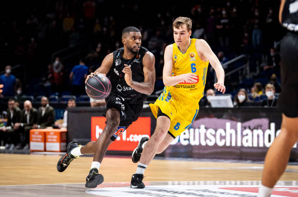 鞋子后3分 鞋子后3分